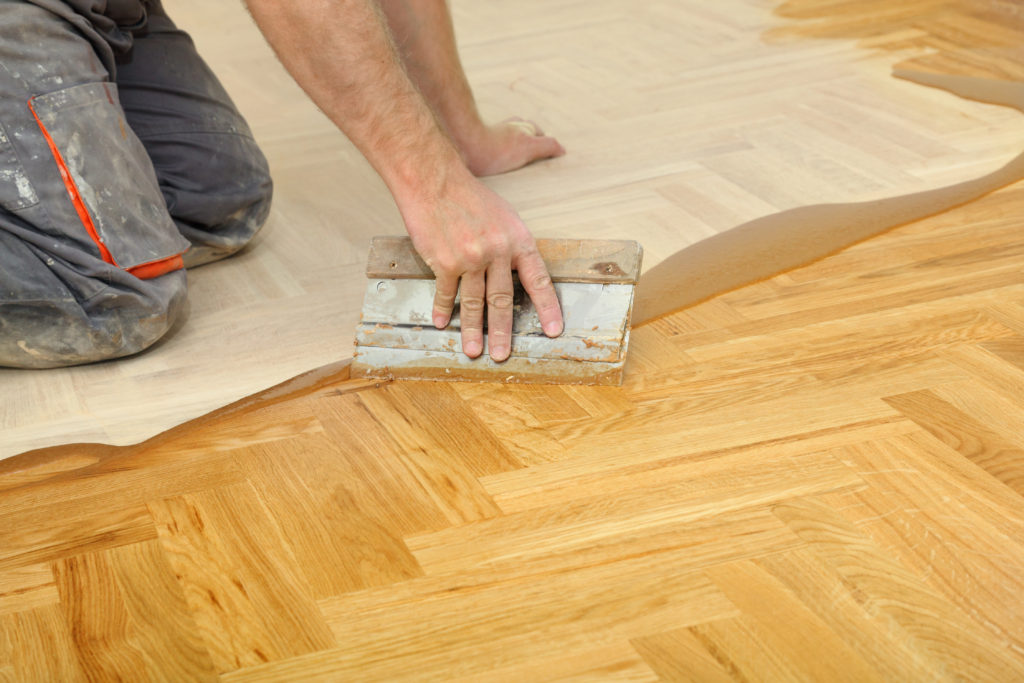 Lakierowanie podłogi - podstawowe zabezpieczenie drewna